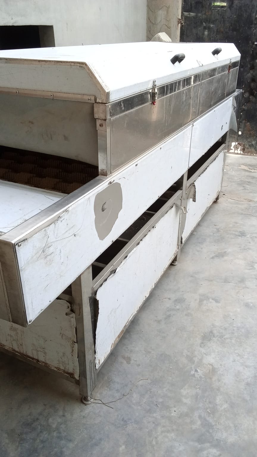 INDUSTRIAL FRUIT/VEGETABLE WASHER ,DRYER AND VIBERATING BELT.
